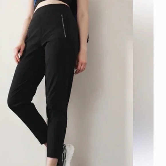 Athleta Trekkie North High Rise Jogger Black 8 - Picture 1 of 8